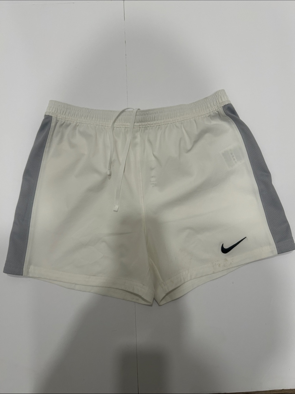 Nike Olive Green Sports Bra, Lime Shorts, Grey Tank & White Running Shorts - Picture 5 of 10